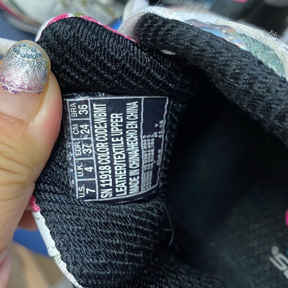 Skechers White and Multicolor Women Athletic Shoes Size 7 US - EUC!! - Picture 9 of 10